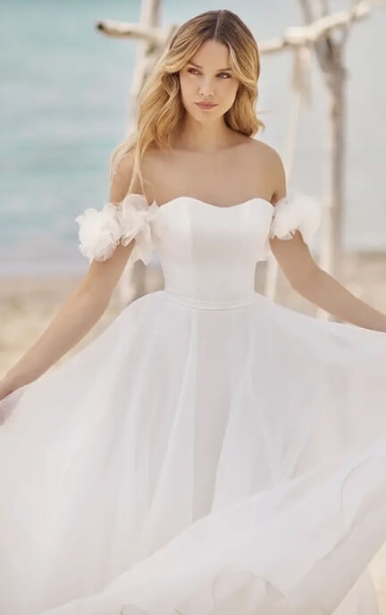 White wedding gown priced at $700 - $1000