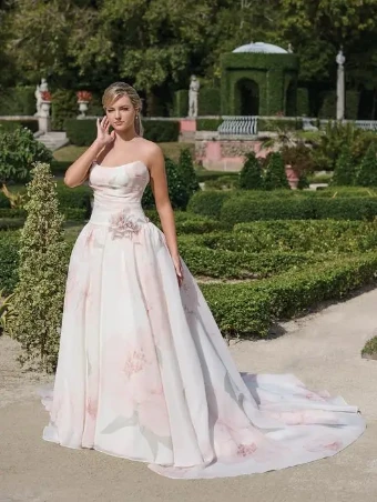 Adrianna Papell Katelyn #0 default thumbnail